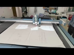 Macchine per il taglio dei modelli di cartone a piattaforma CNC a doppia testa per il disegno di abbigliamento